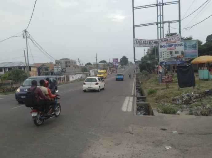 Kinshasa-Mont Ngafula : la population appelle l’Hôtel de Ville à améliorer l’éclairage public à l’entrée de Monkole